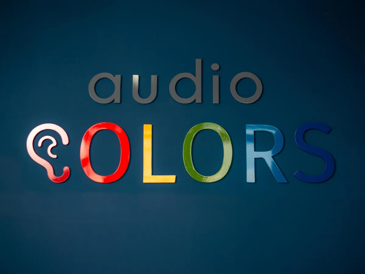 AudioColors tramita recetas de audífonos de la CCSS en Costa Rica