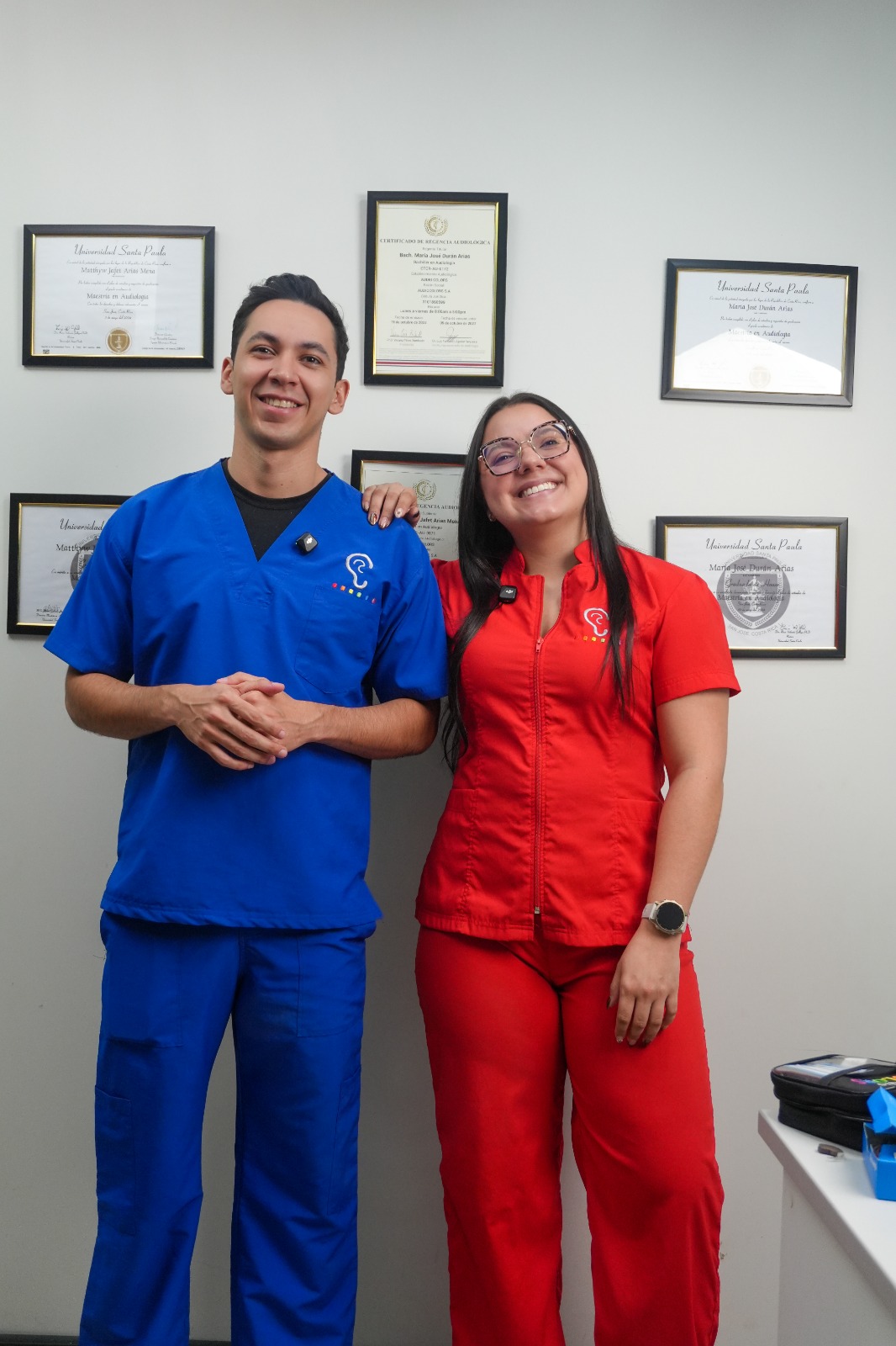 Equipo AudioColors en consulta